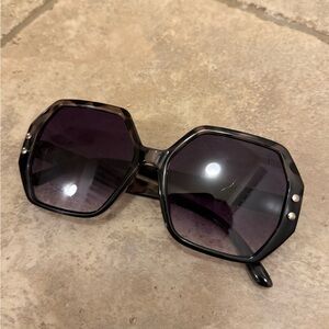 Women's Simply Vera Vera Wang Large Plastic Square 17mm Sunglasses
